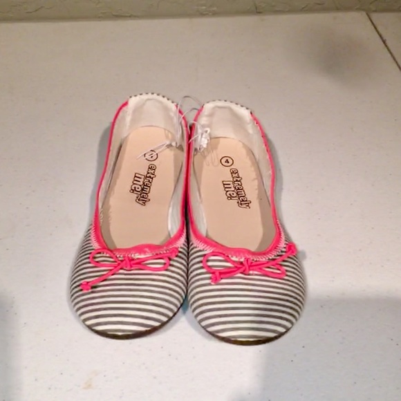 Girls flats - Picture 3 of 3